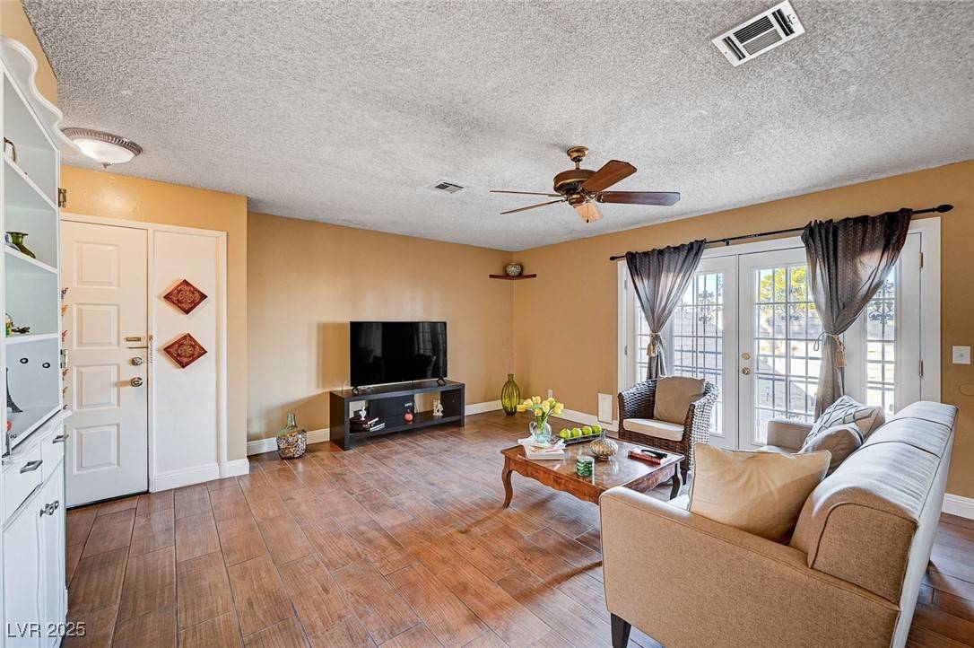 Las Vegas, NV 89108,2373 Cardiff LN #A