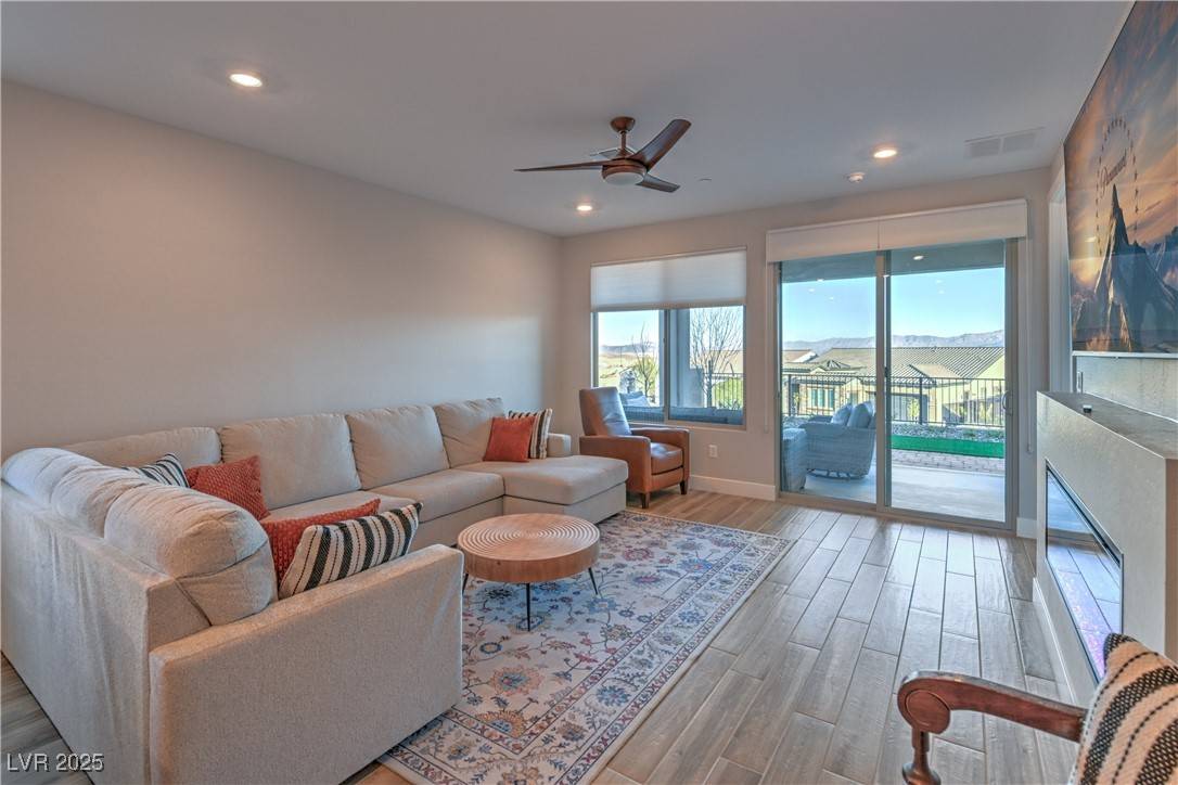 Henderson, NV 89011,92 Stone Bluff LN
