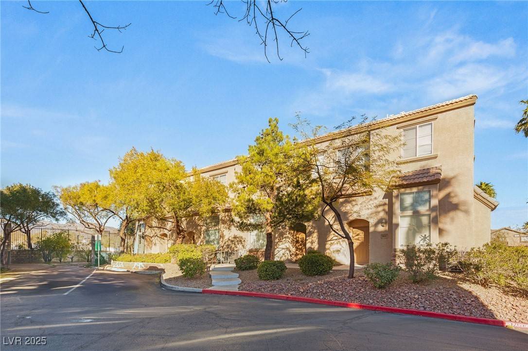 Las Vegas, NV 89128,8437 SLUMAN CT