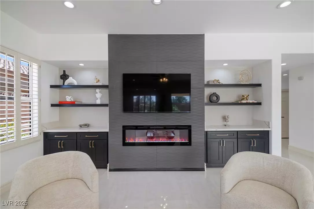 Las Vegas, NV 89147,9523 Castillana CT