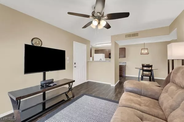 Henderson, NV 89052,950 Seven Hills DR #2413
