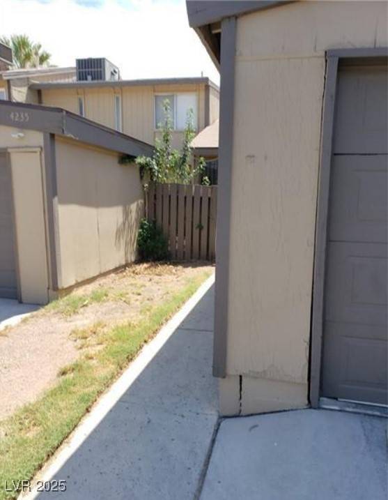 Las Vegas, NV 89121,4231 White Sands AVE
