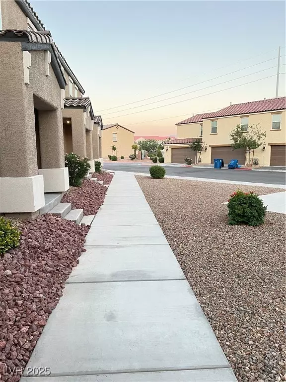 Las Vegas, NV 89115,5197 Silica Chalk AVE