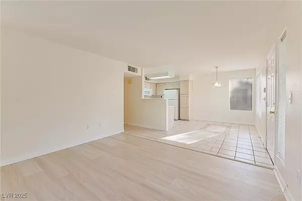 Las Vegas, NV 89120,3425 E Russell RD #227