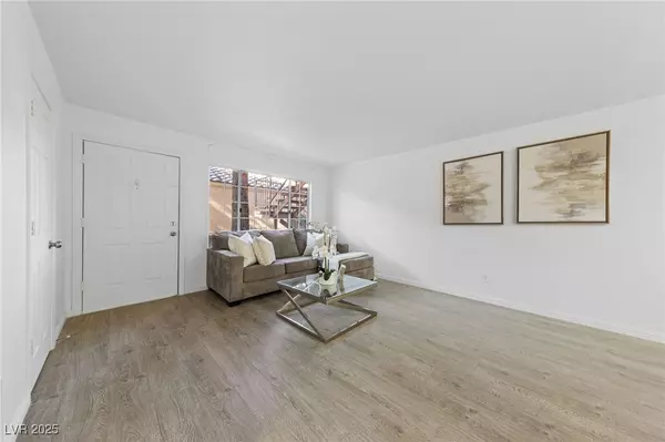 Las Vegas, NV 89108,1620 N Torrey Pines DR #103