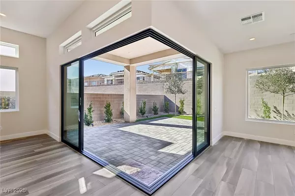 4973 Sandline CT, Las Vegas, NV 89135