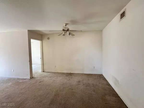 Las Vegas, NV 89113,8070 W Russell RD #2068