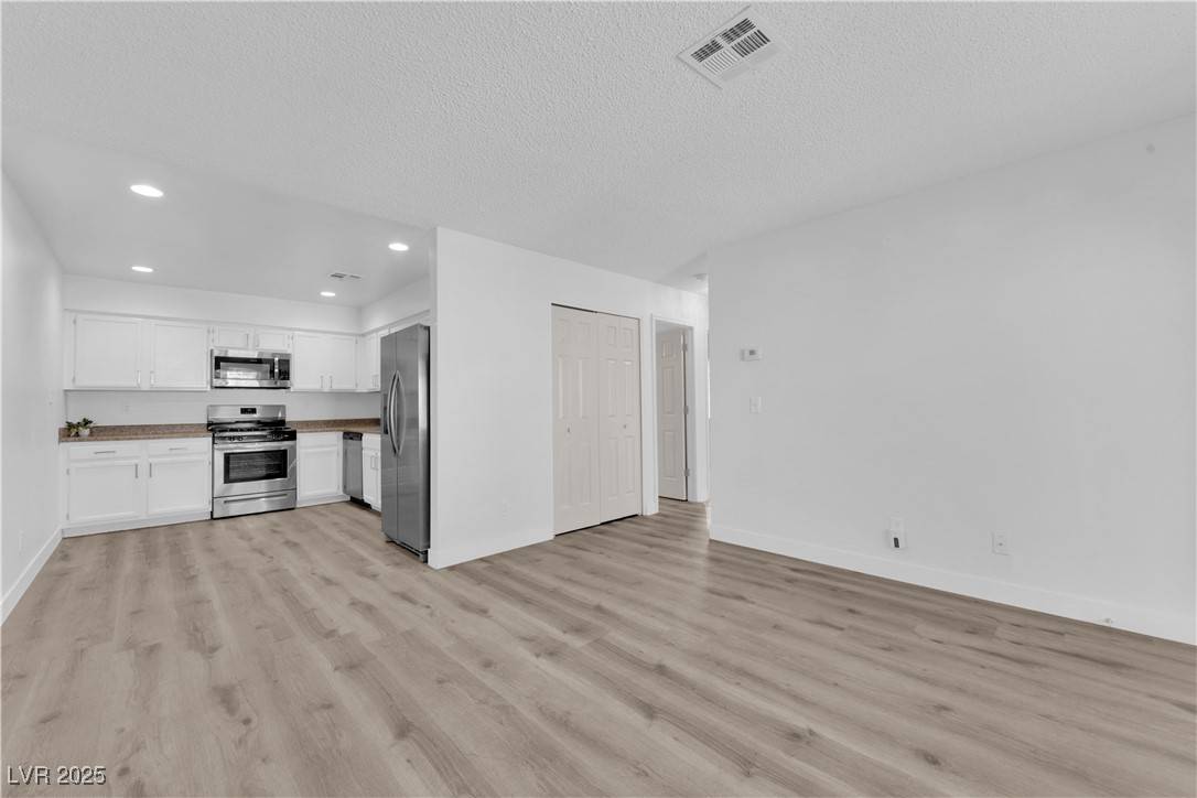 Las Vegas, NV 89108,2136 Chertsey DR #A