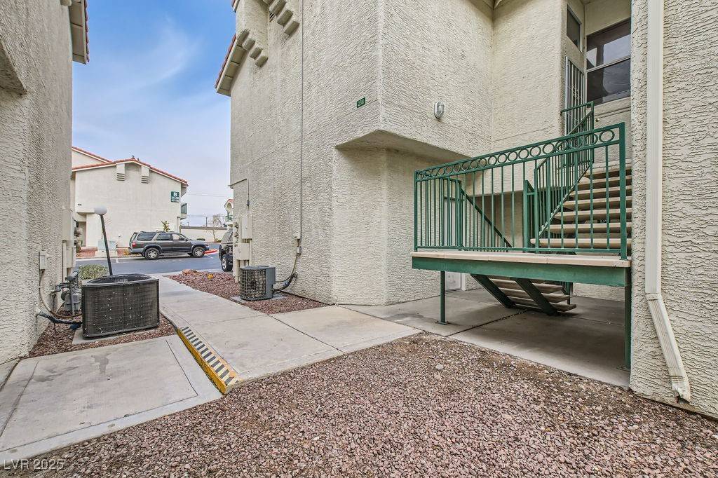 Las Vegas, NV 89156,6201 E Lake Mead BLVD #238