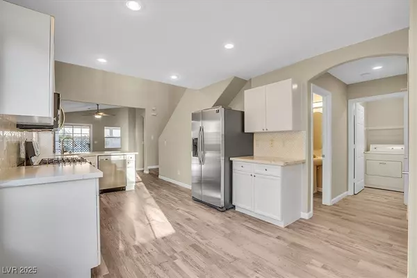Las Vegas, NV 89144,558 Poplar Leaf ST