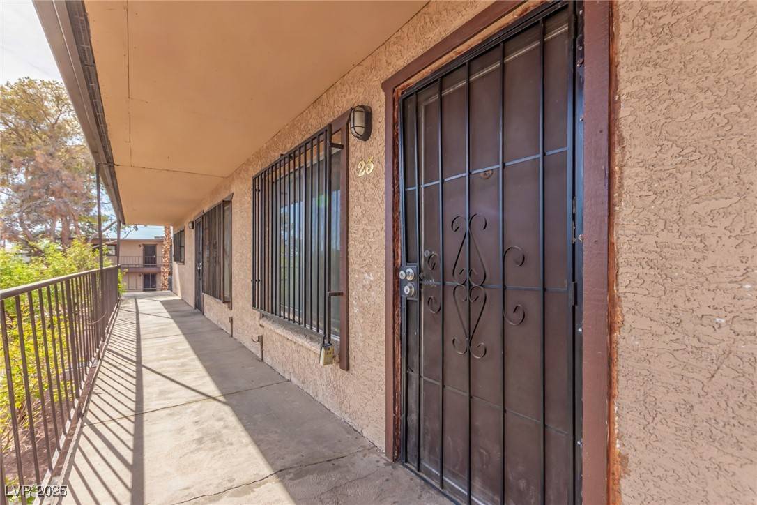 Las Vegas, NV 89169,625 S Royal Crest CIR #23