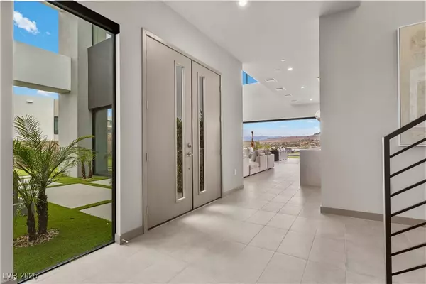 Henderson, NV 89011,21 Canyon Bay DR