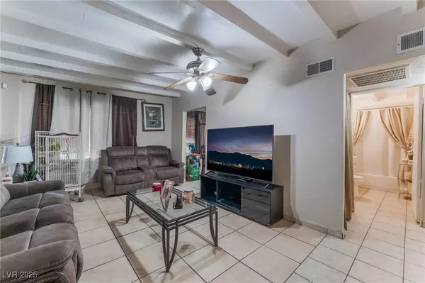 Las Vegas, NV 89115,3327 Rio Grande ST