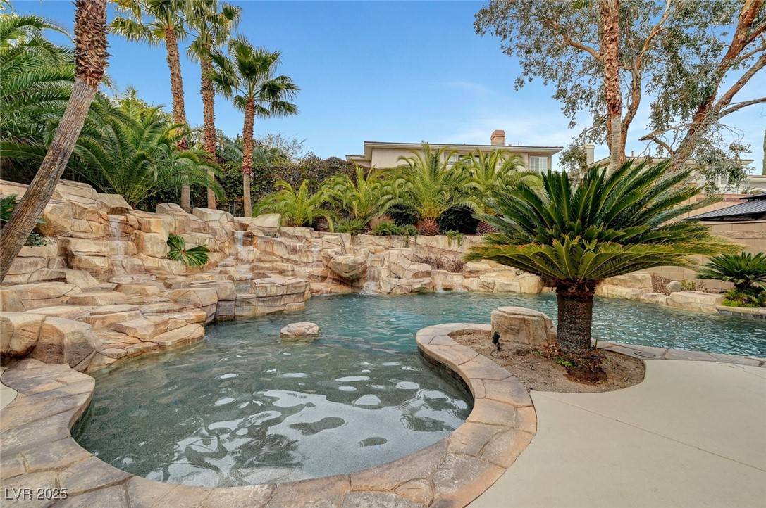 10213 Owls Peak CT, Las Vegas, NV 89144