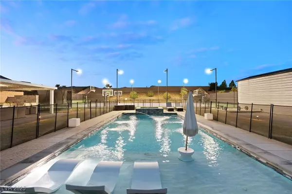 Henderson, NV 89002,1121 Du Fort Hills CT