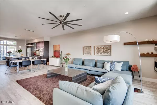 Las Vegas, NV 89147,8925 W Flamingo RD #216