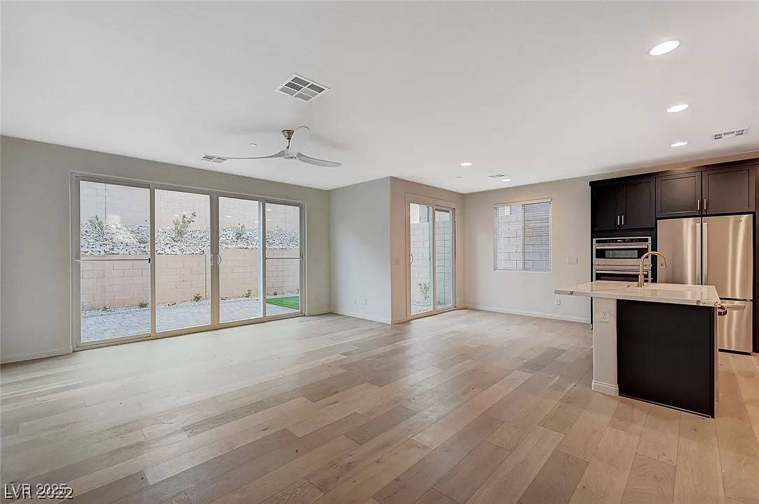 Henderson, NV 89011,31 Castleton Tower CT