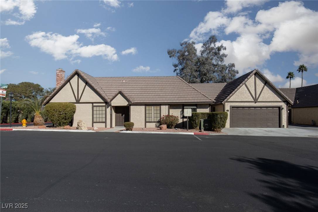 3990 Avebury PL, Las Vegas, NV 89121
