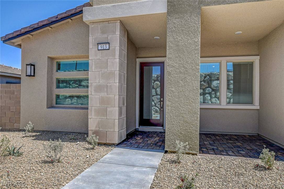 Las Vegas, NV 89138,913 Allister Fields LN