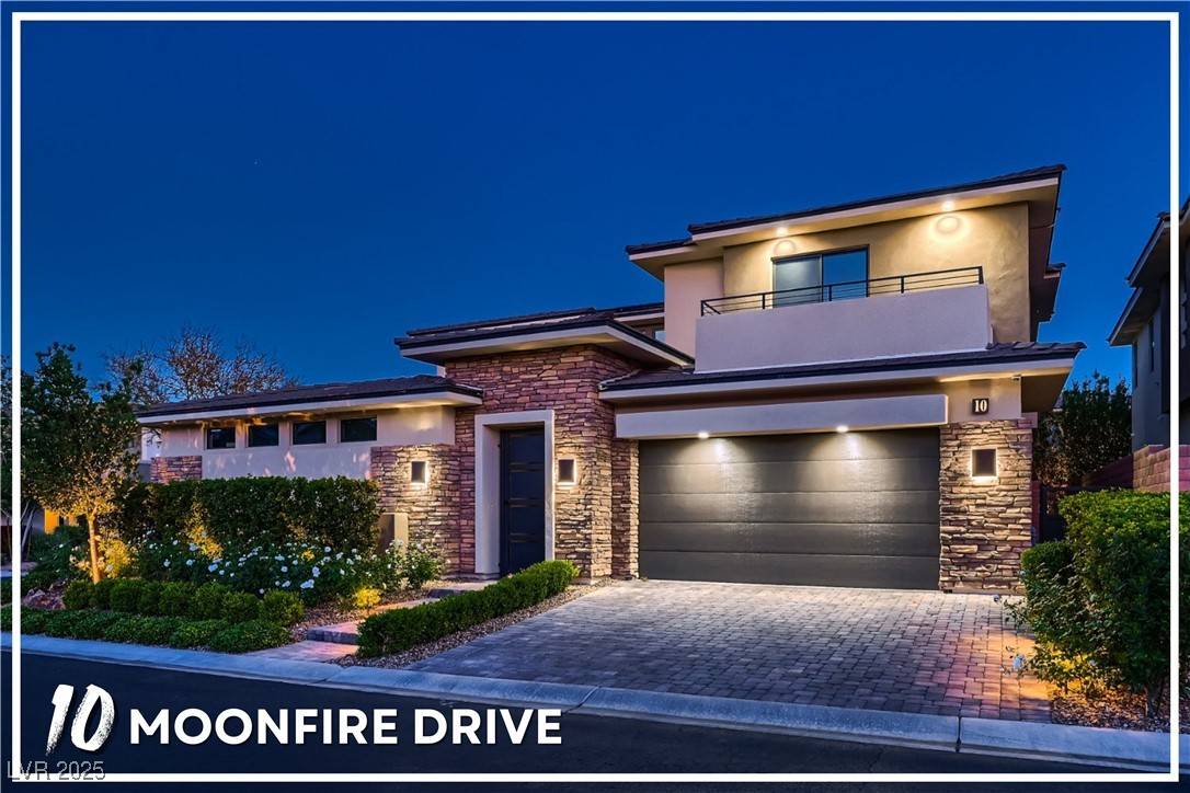 10 Moonfire DR, Las Vegas, NV 89135