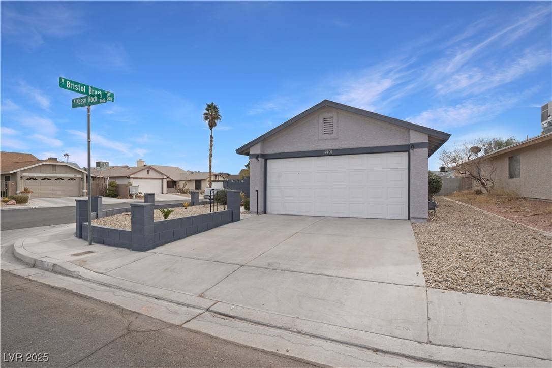 4401 Mossy Rock CT, Las Vegas, NV 89108