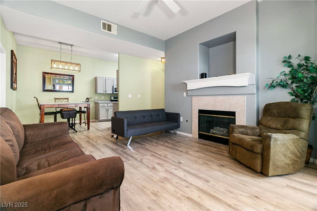 Henderson, NV 89052,700 Carnegie ST #4812