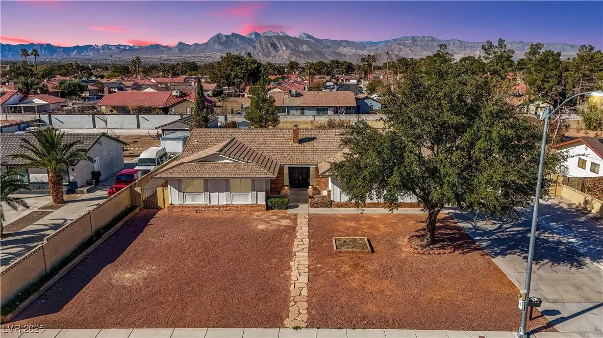 Las Vegas, NV 89108,3716 N Torrey Pines DR