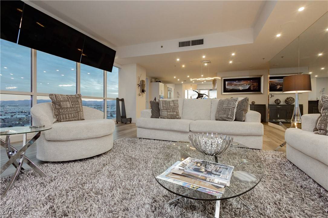 Las Vegas, NV 89103,4575 Dean Martin DR #2400