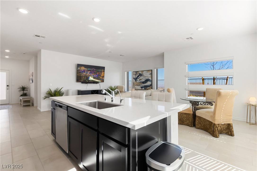 Las Vegas, NV 89138,896 Market Grove LN