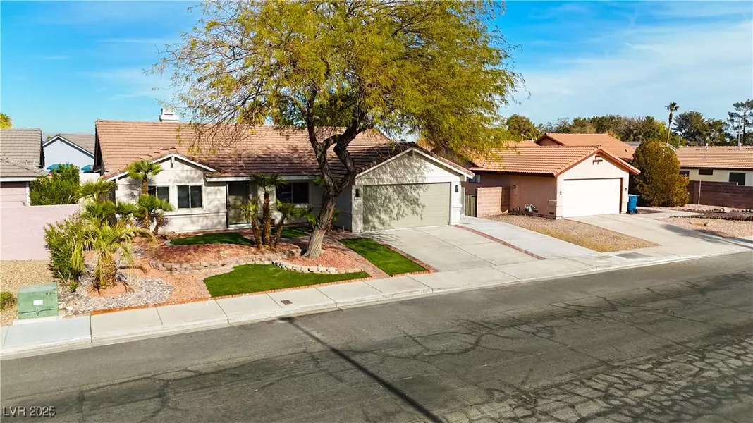 1824 Navarre LN, Henderson, NV 89014