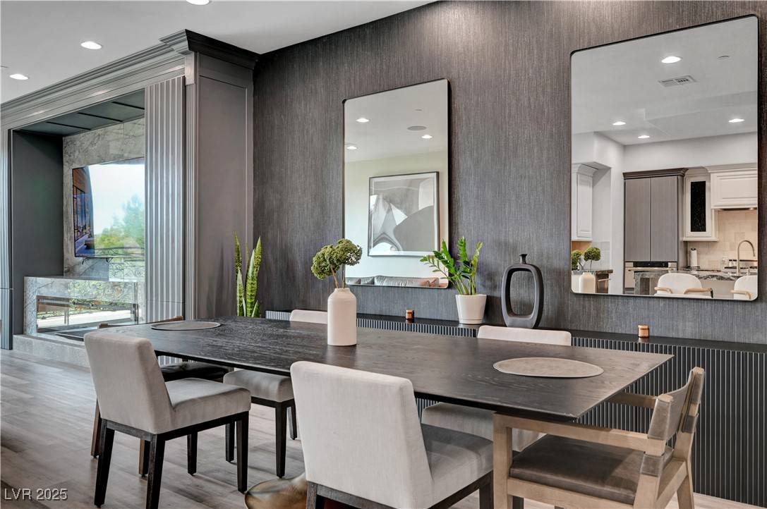 Las Vegas, NV 89145,9101 Alta DR #11