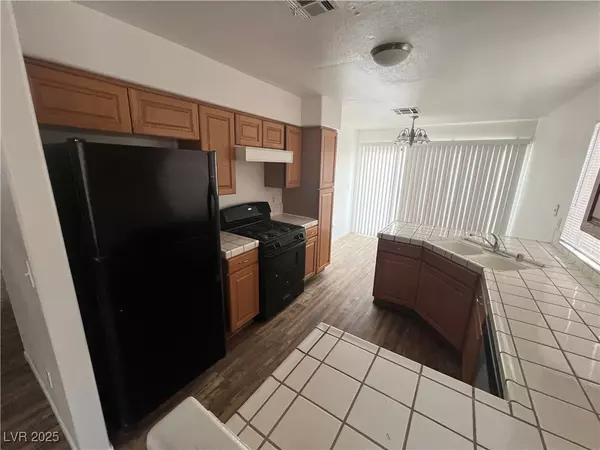 Henderson, NV 89074,135 Monteen DR