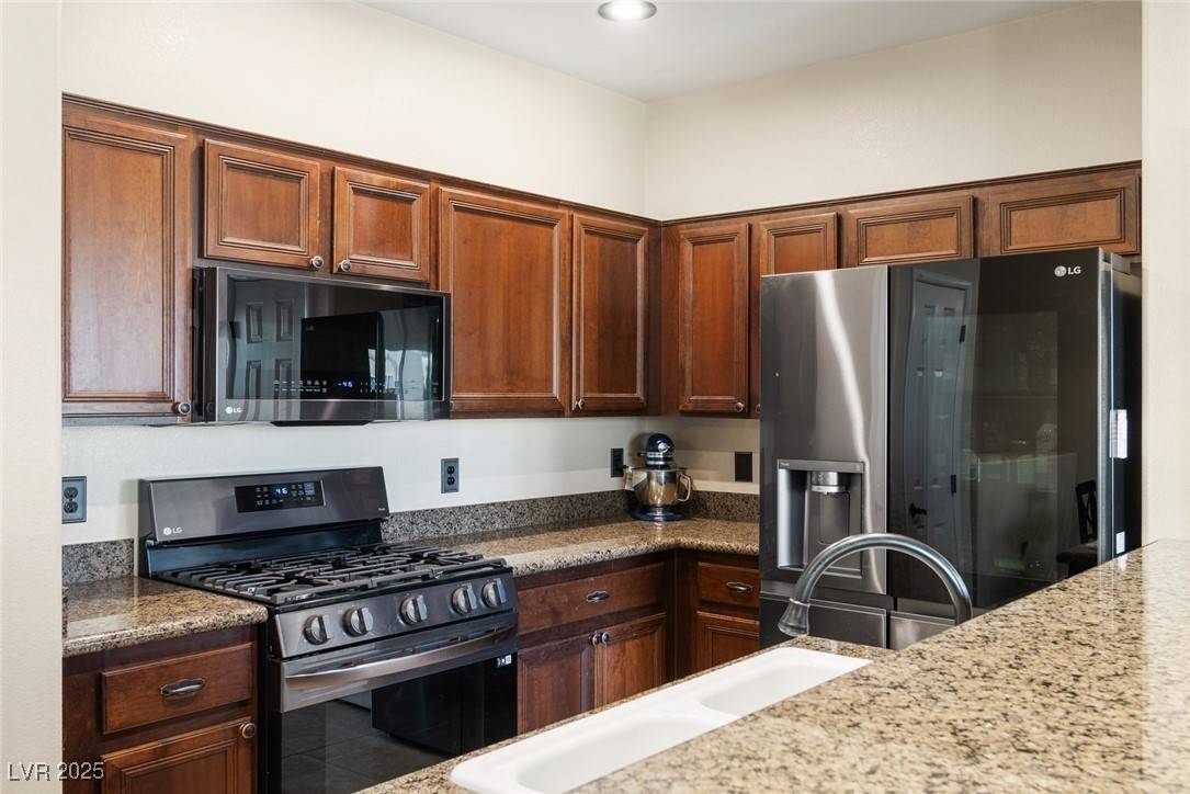 North Las Vegas, NV 89081,4009 Pepper Thorn AVE #1