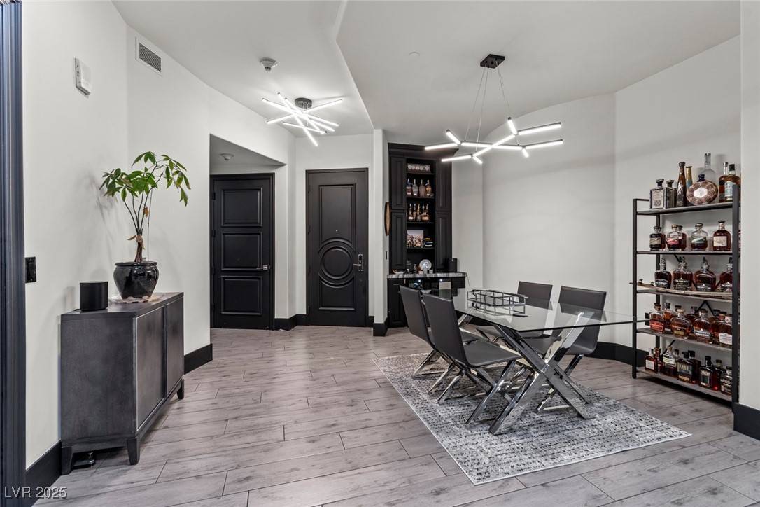 Las Vegas, NV 89145,9101 Alta DR #1206