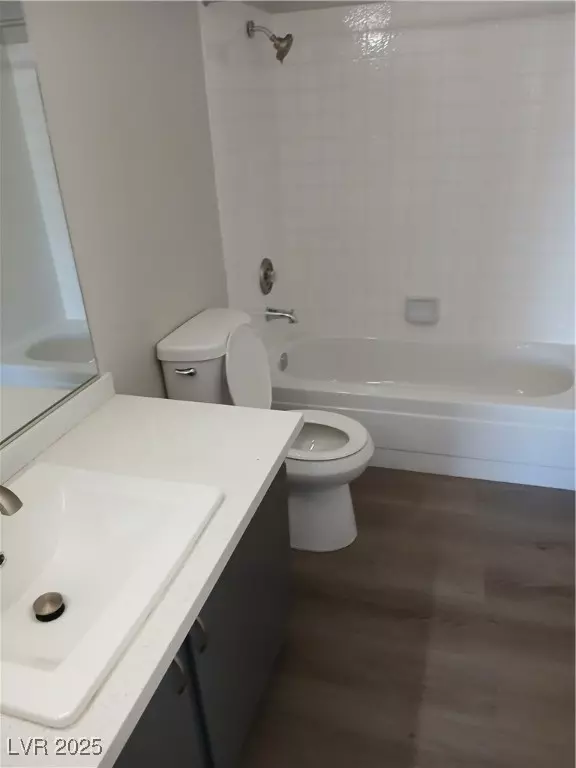 Las Vegas, NV 89146,5161 Pioneer AVE #203