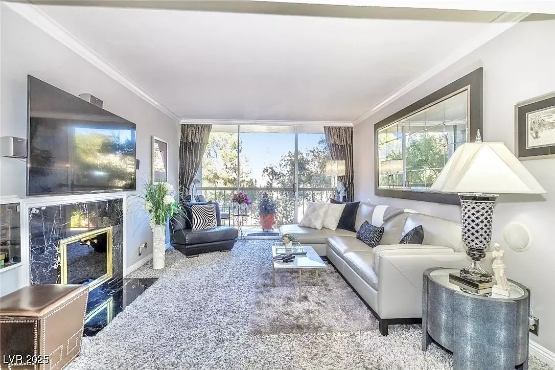 Las Vegas, NV 89169,730 S Royal Crest CIR #424