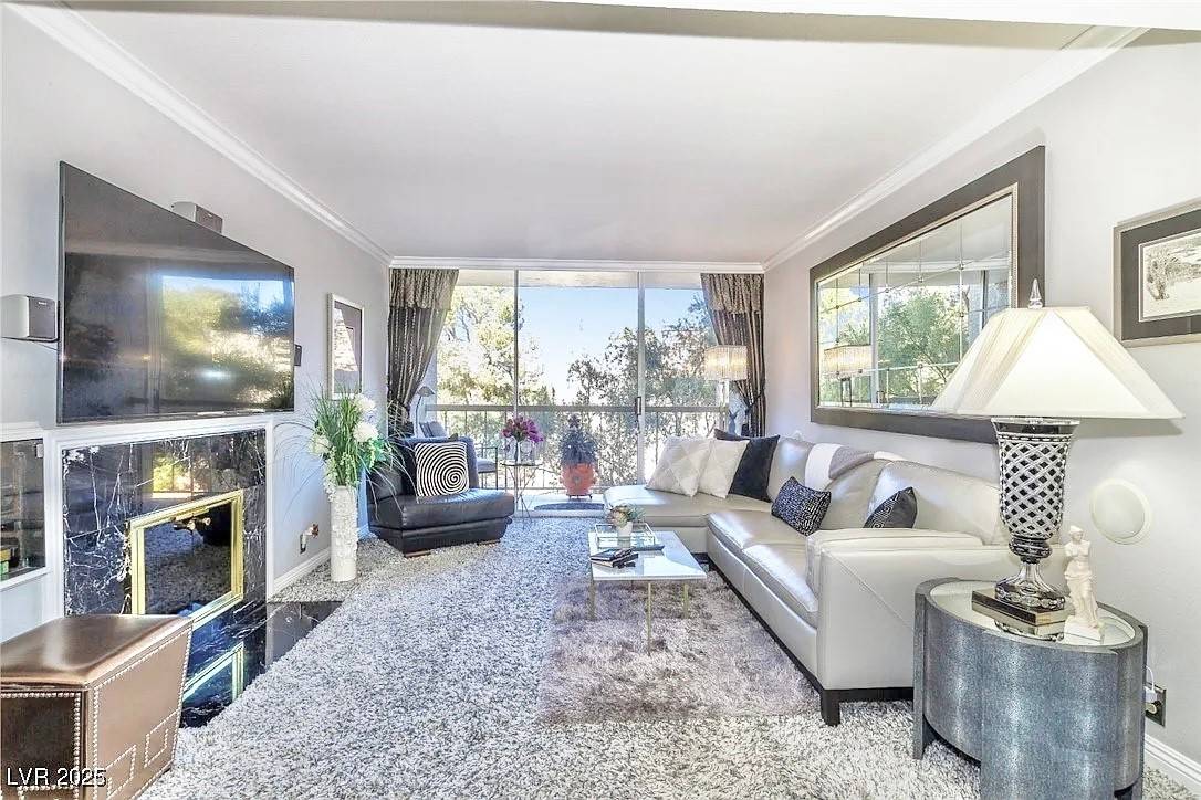 730 S Royal Crest CIR #424, Las Vegas, NV 89169