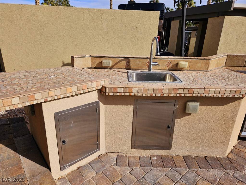 Las Vegas, NV 89139,8175 Arville ST #128