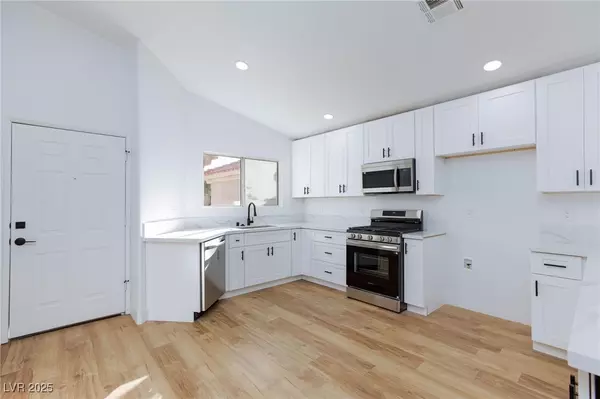 Las Vegas, NV 89145,7812 Settlers Ridge LN