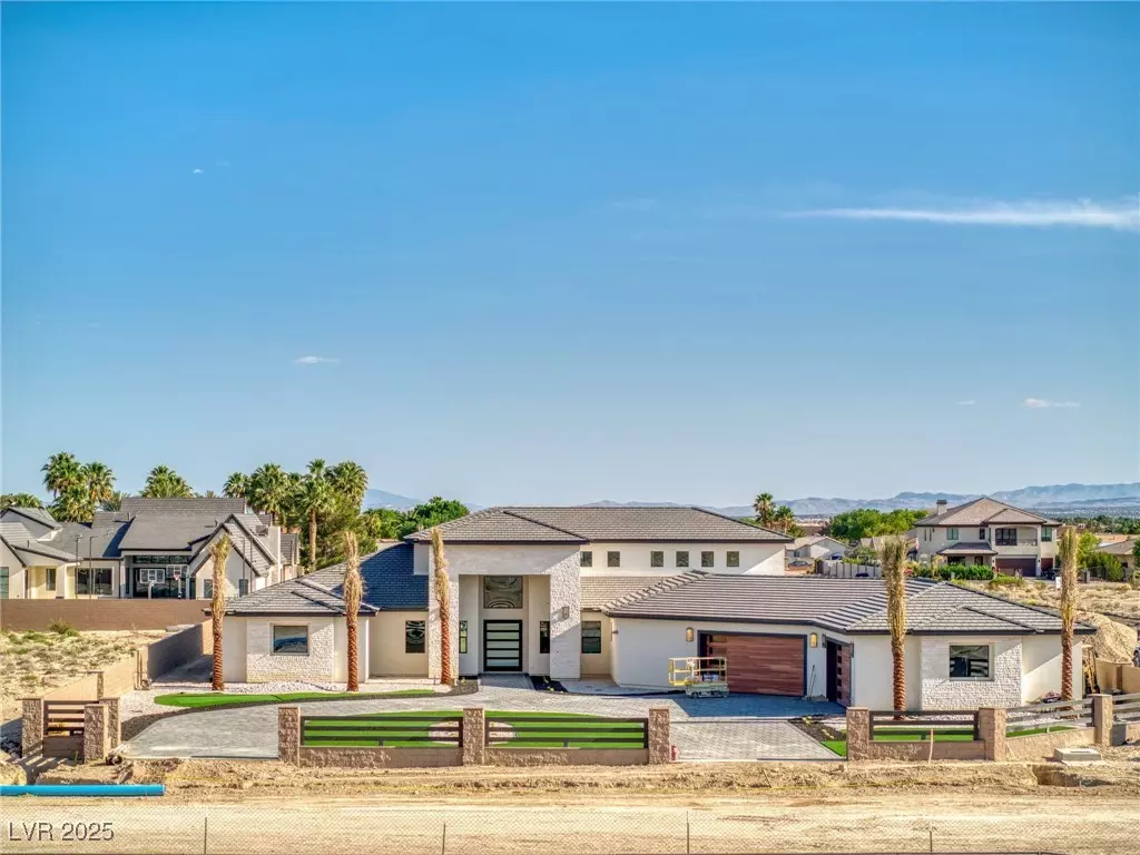 Las Vegas, NV 89131,6383 Horse DR