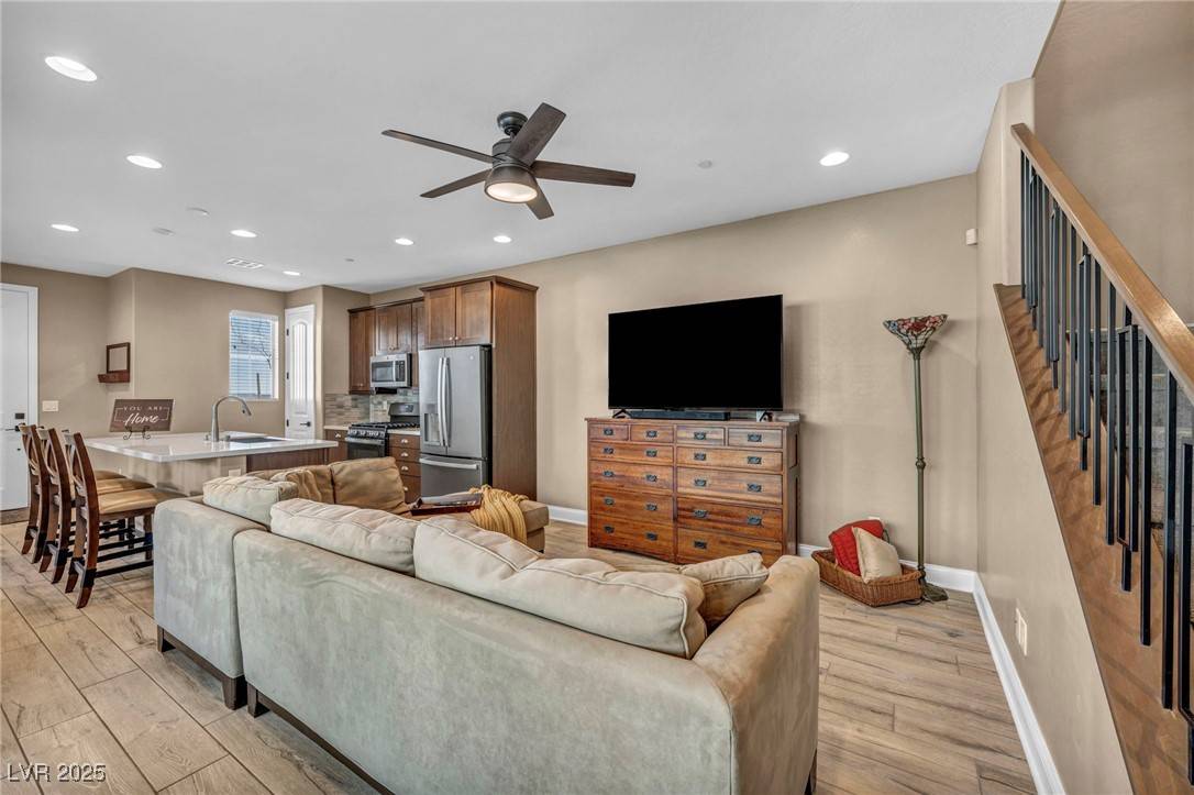 Las Vegas, NV 89138,500 Pear Lake ST