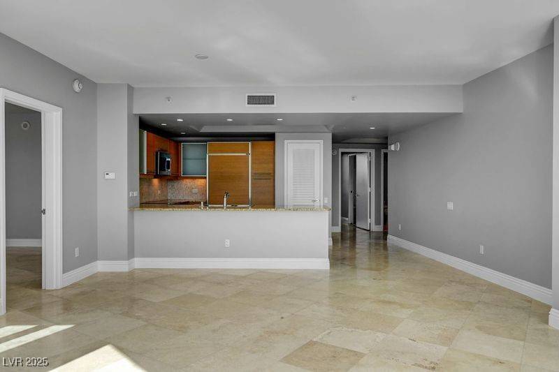 Las Vegas, NV 89109,322 Karen AVE #201