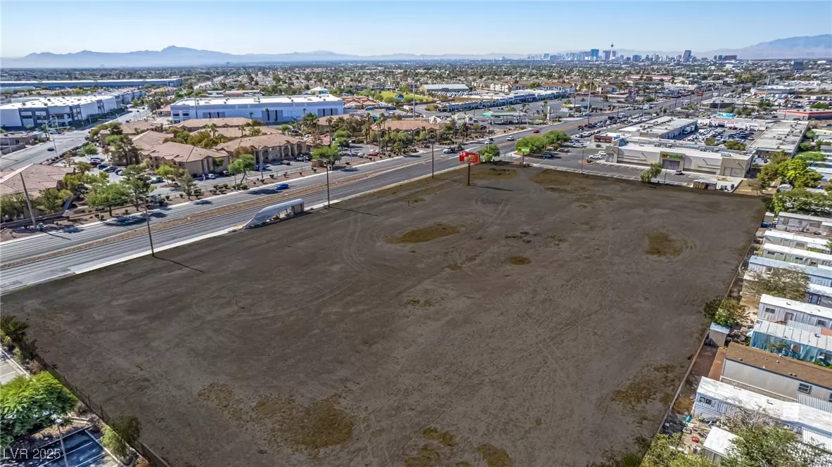 North Las Vegas, NV 89115,Las Vegas Blvd N