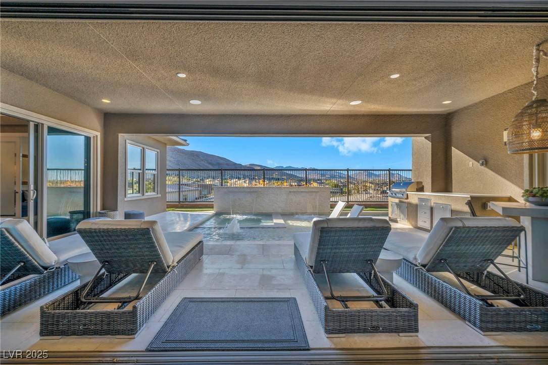 Las Vegas, NV 89148,10096 Amethyst Hills ST