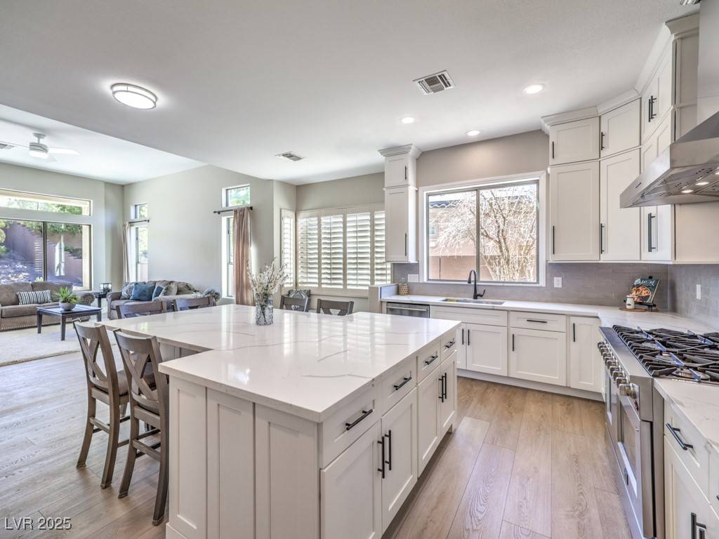 Henderson, NV 89052,11 Canoa Hills DR
