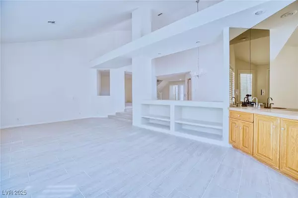 Las Vegas, NV 89113,5101 Breakers LN