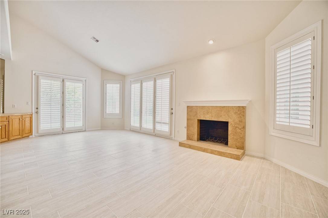 Las Vegas, NV 89113,5101 Breakers LN