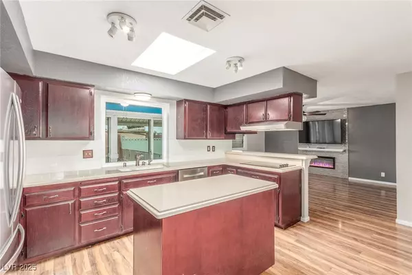 Las Vegas, NV 89121,3696 Monte Verde ST