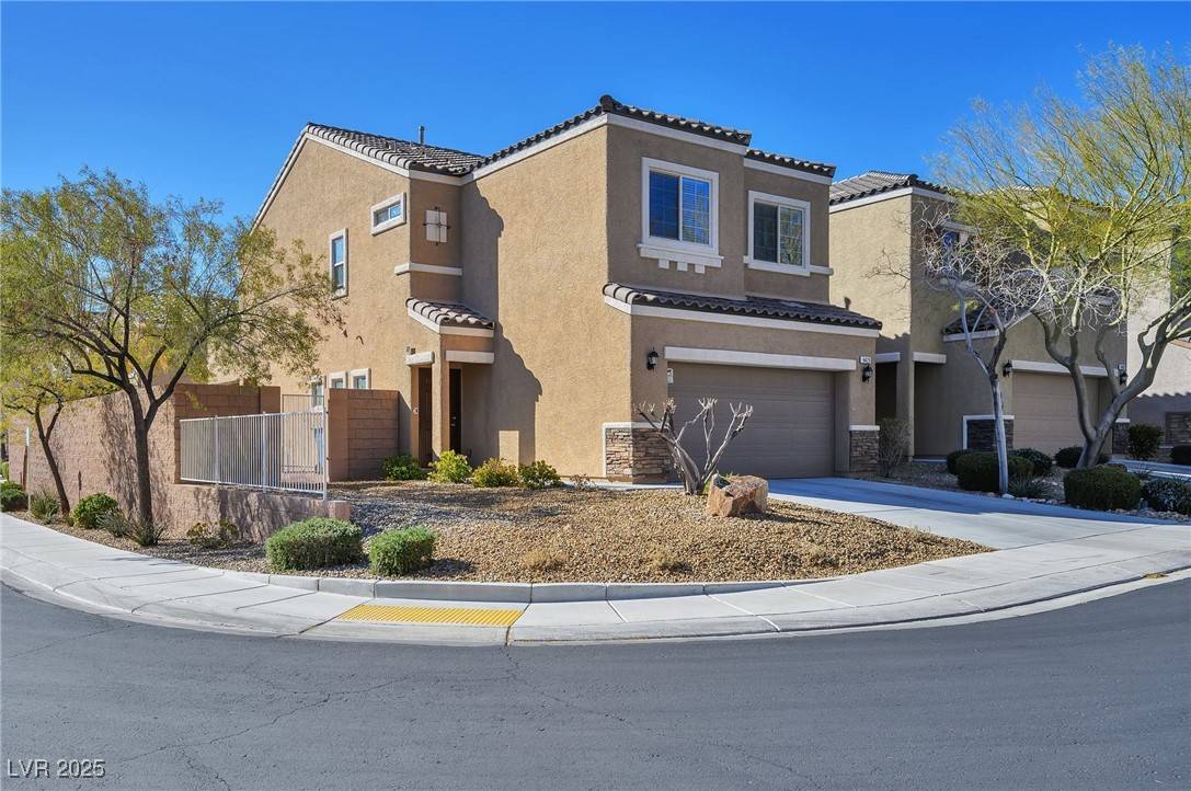 8429 Spirit Vale AVE, Las Vegas, NV 89117