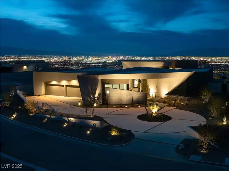 8 Chisel Crest CT, Henderson, NV 89012
